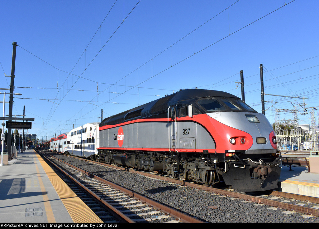 South County Connector Caltrain # 816, being led by the 927, awaits its departure to Gilroy from San Jose Diridon